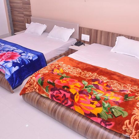 Hotel Amar Palace อาบูโรด ภายนอก รูปภาพ