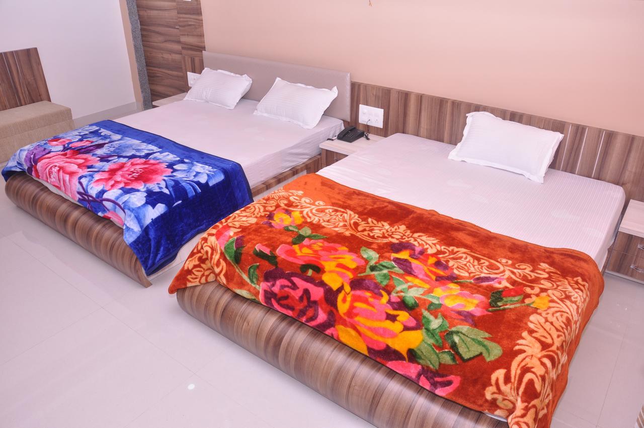 Hotel Amar Palace อาบูโรด ภายนอก รูปภาพ